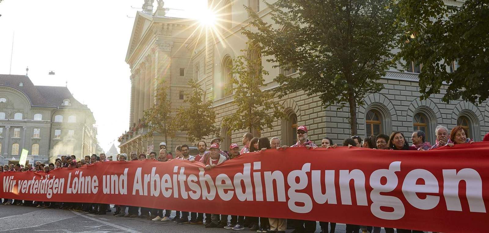 Wir verteidigen Löhne und Arbeitsbedingungen