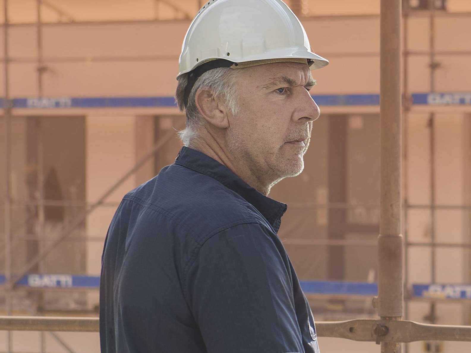 Lohnkontrolleur bei der Arbeit